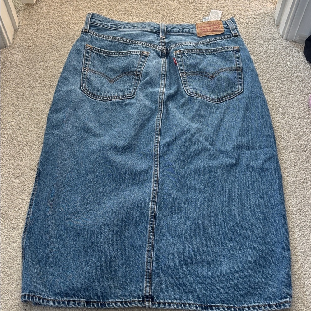Levi’s Denim Skit - Picture 2 of 2
